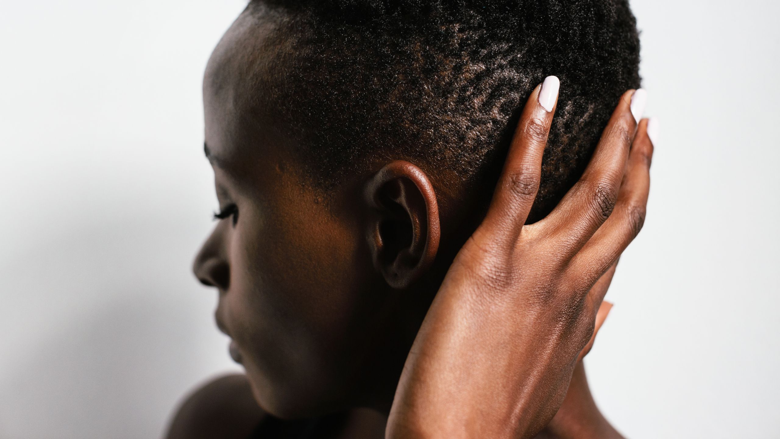 Natural Hair Care With Scalp Eczema: Doctor-Approved Solutions