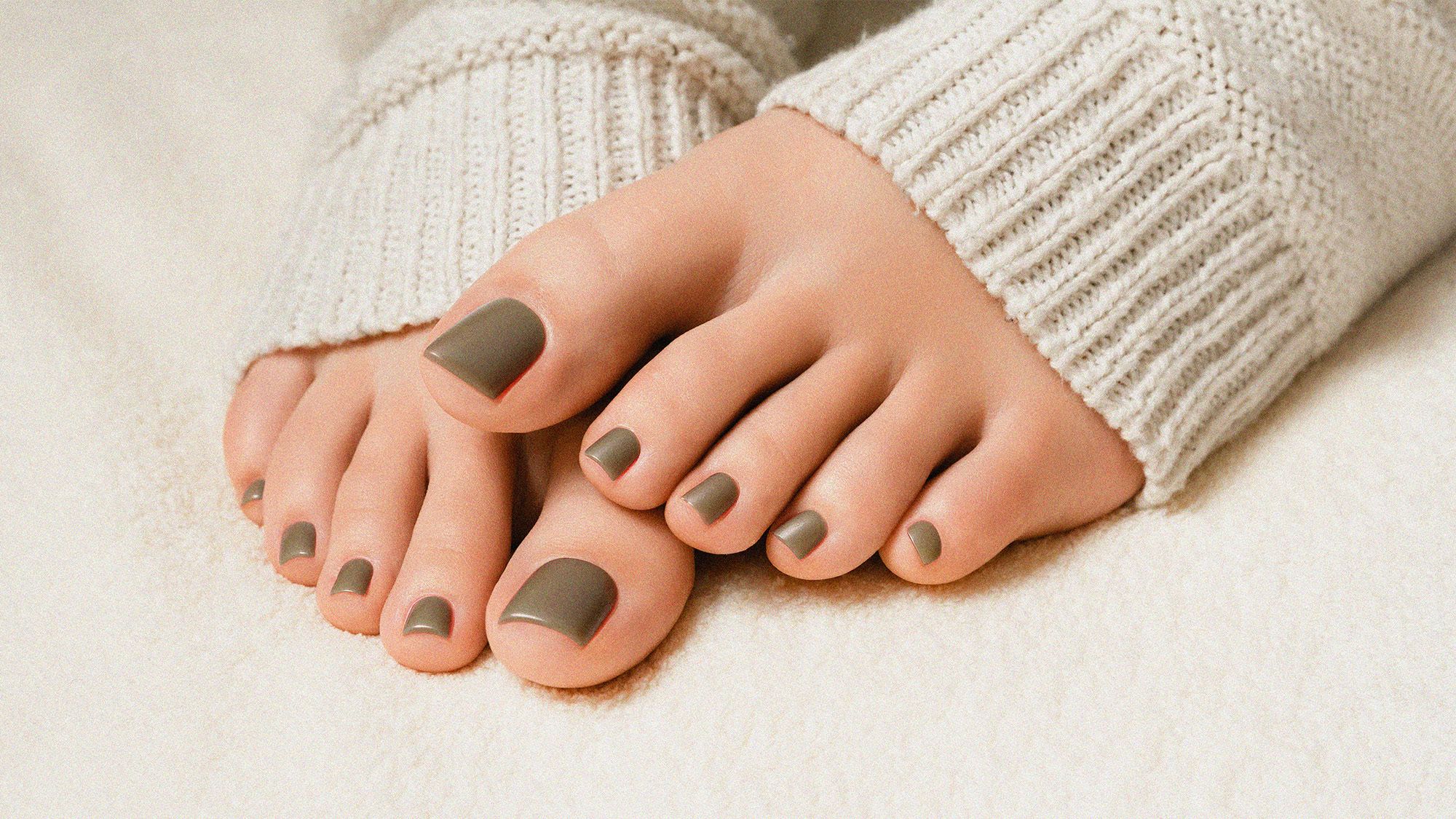 The Fall 2026 Pedicure Colors That Actually Suit Boot Season