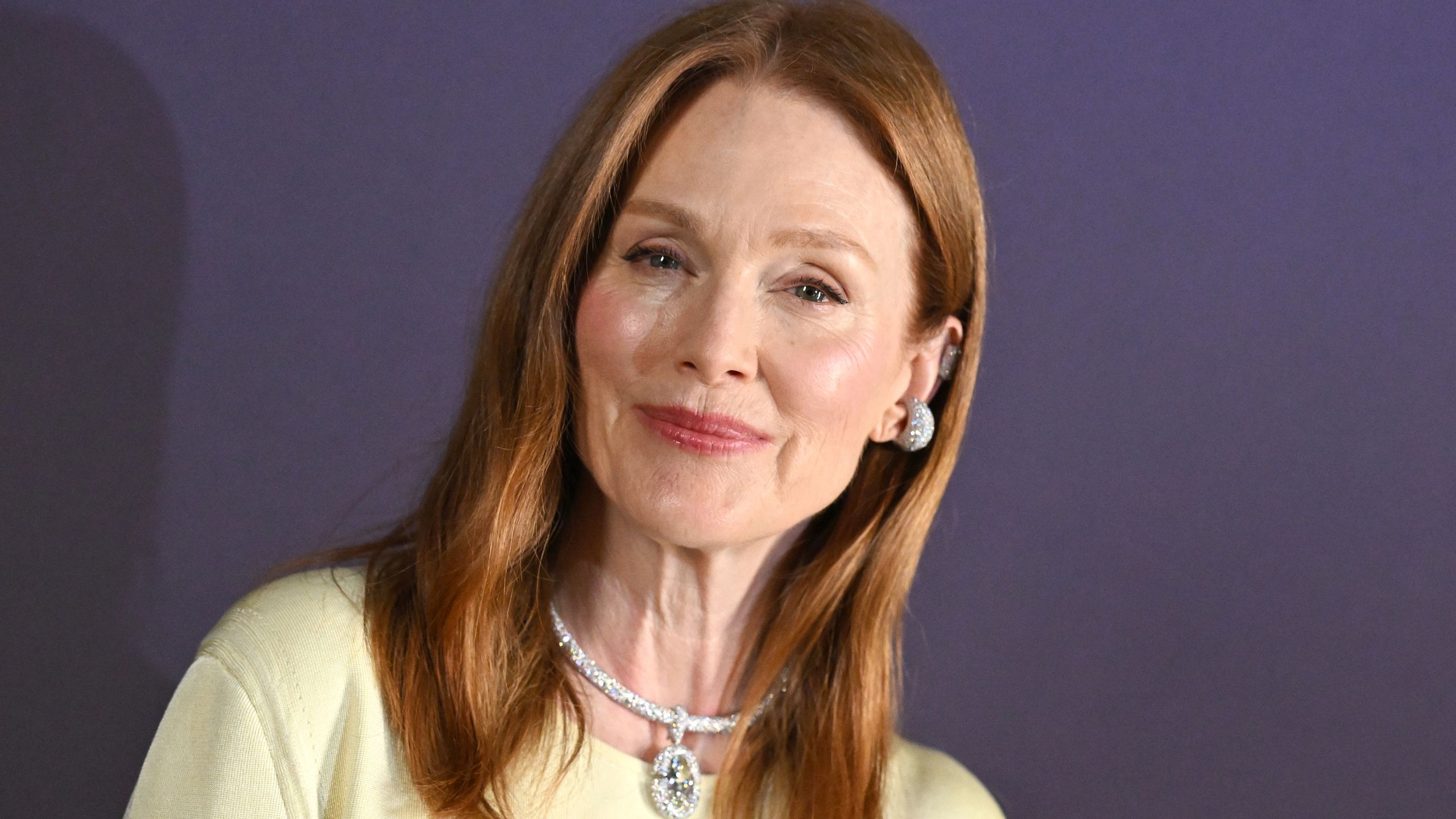 Julianne Moore's Bold Magenta Lip Rewrites Fall Beauty Rules